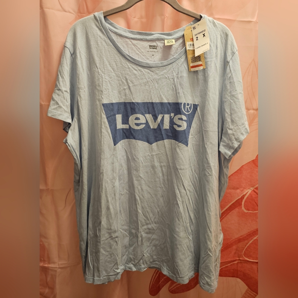 Levi's Women's Plus Size Graphic T-shirt Light Blue Size 2X NWT